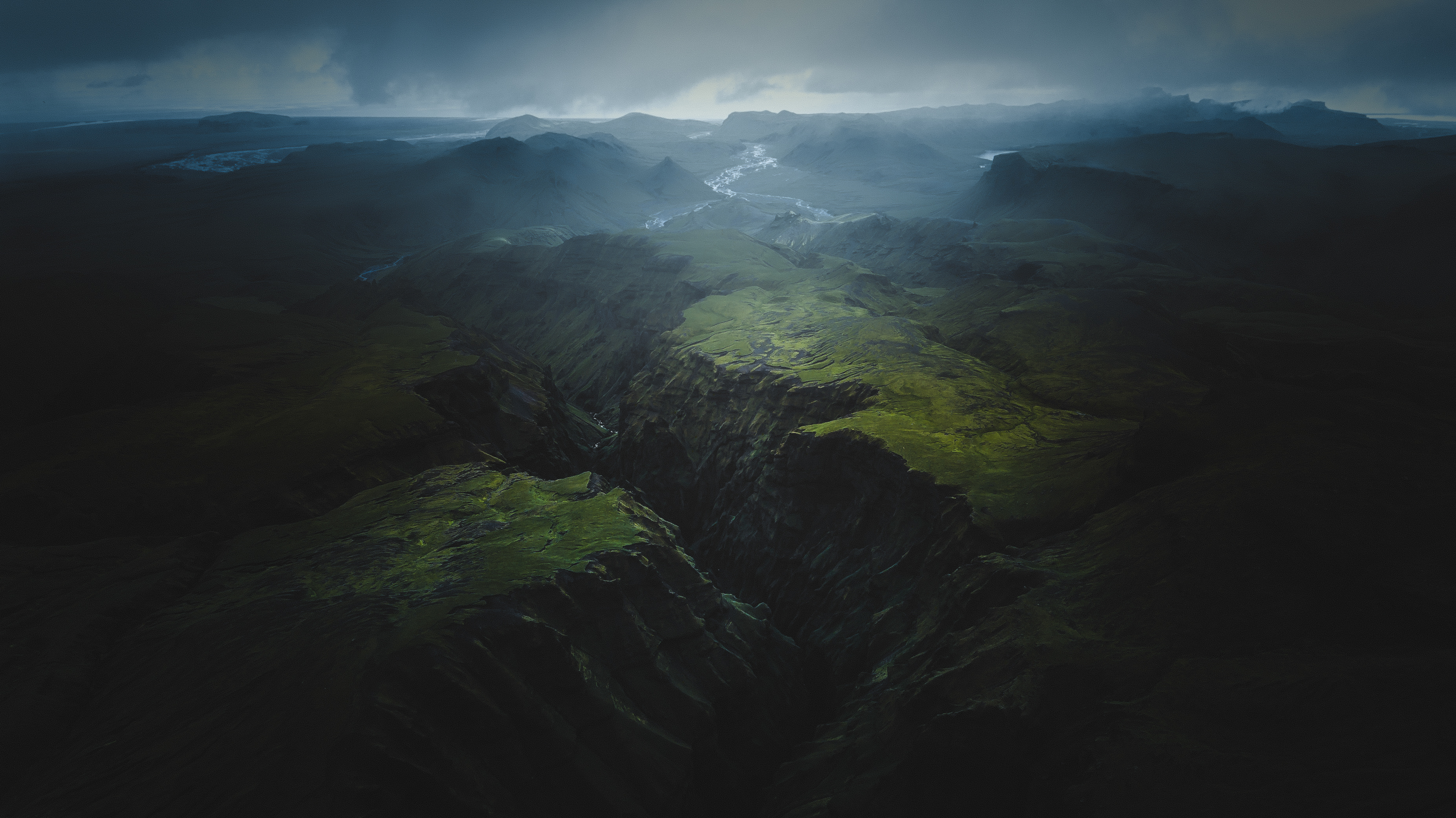 island-forest-aerial-view_3707x2082.jpg